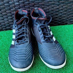 Soccer shoes - Adidas Predator 18.3